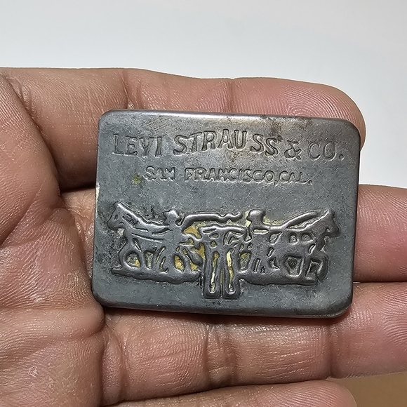 Vintage LEVI STRAUSS & CO. SAN FRANCISCO BRASS DOUBLE HORSE BELT BUCKLE SMALL - Picture 1 of 9